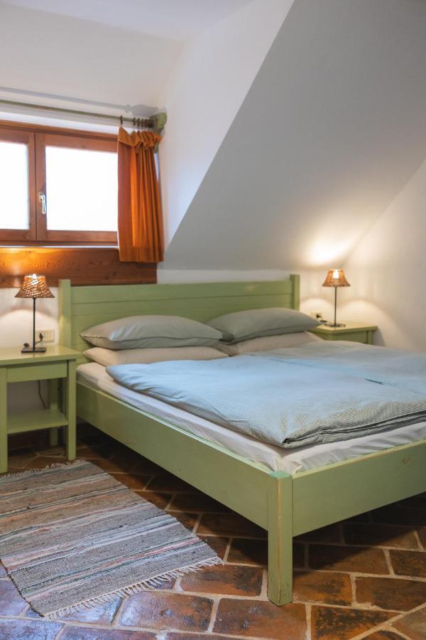 Guesthouse Novak Dvor Exterior foto